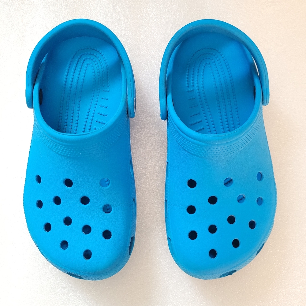 Crocs Classic Clog Bright Blue Size 7/8 (Free With $50.00 Purchase) - Picture 4 of 13